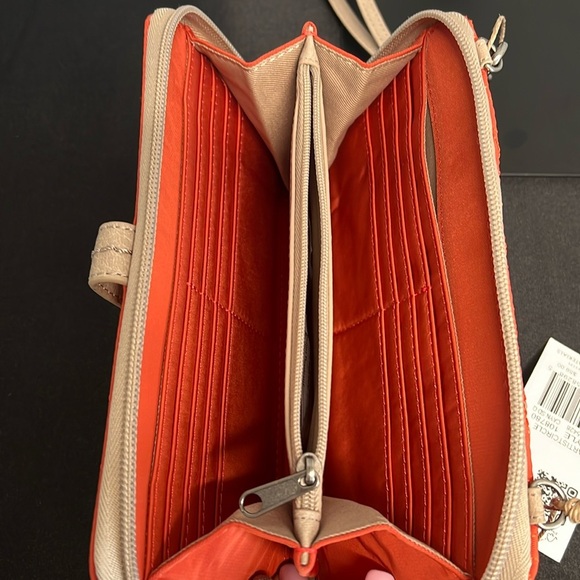 Sakroots | Cyan Smart Phone Crossbody/Wallet/Wristlet ~ Made Recycled Bottles ♻️ - Picture 10 of 14